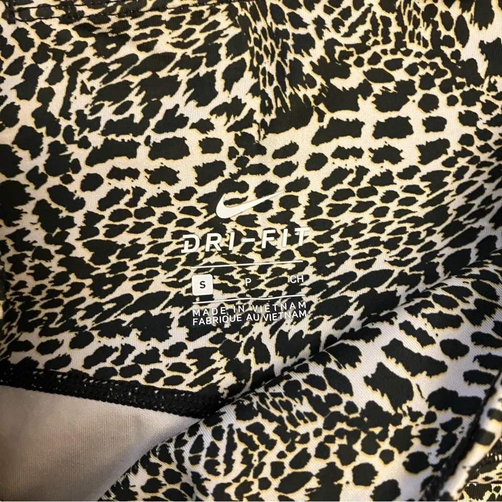 Nike Woman’s Dri Fit Leggings - Picture 2 of 5